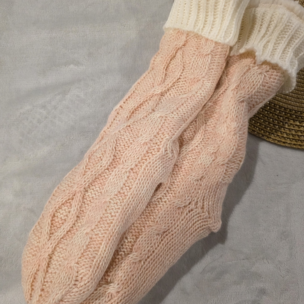 💥4 for $25💥 Cozy Pink Cable Knit Sherpa Socks